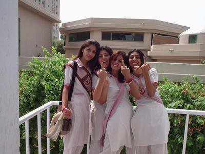 School Girl on Pakistani School Girls  Pakistani School Girls Photo  School Girls In